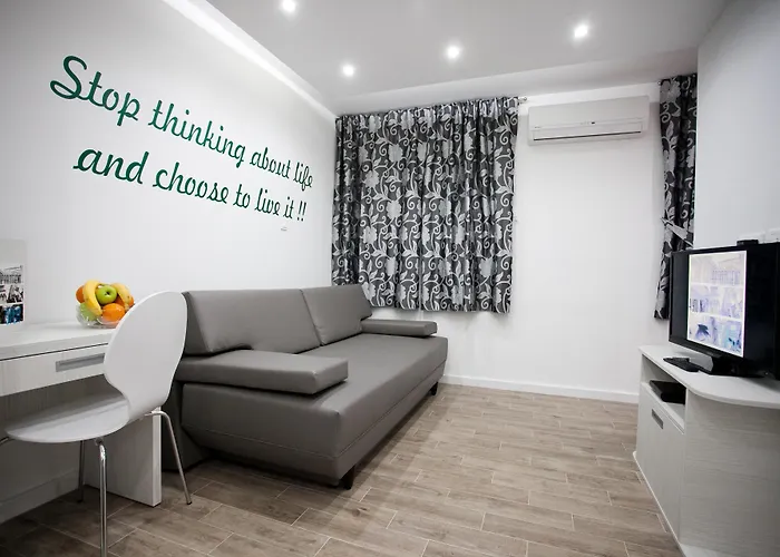 Hotel 4 In 4*