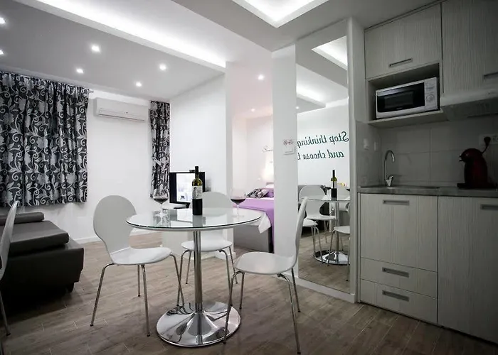Hotel 4 In 4*