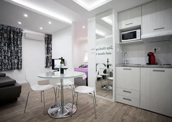 4 In Hotel 4*
