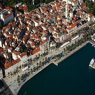 4 In Szálloda Split