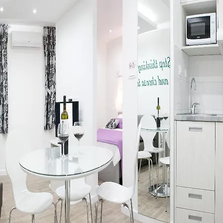 4 In 4* スプリト