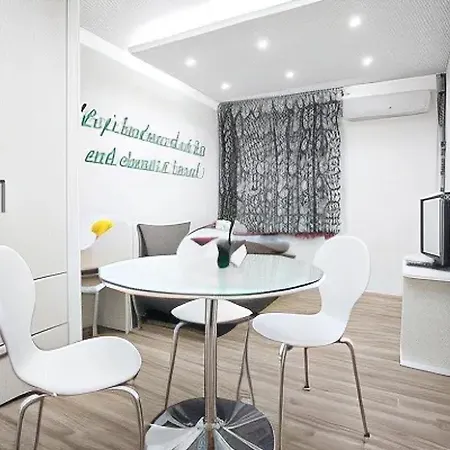 Hotel 4 In 4*