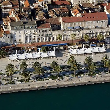Hotel For In 4*