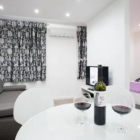 4 In 4* スプリト