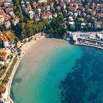 4 In Ξενοδοχείο