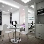 Ξενοδοχείο 4 In 4*