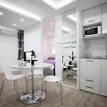 4 In Ξενοδοχείο 4*