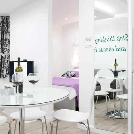 Hotel 4 In