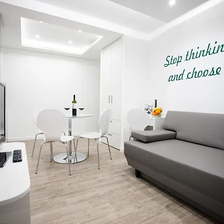 Hotel 4 In